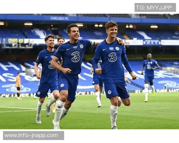 滕哈赫回忆执教阿贾克斯时压制切尔西的辉煌时刻与如今惨败的对比